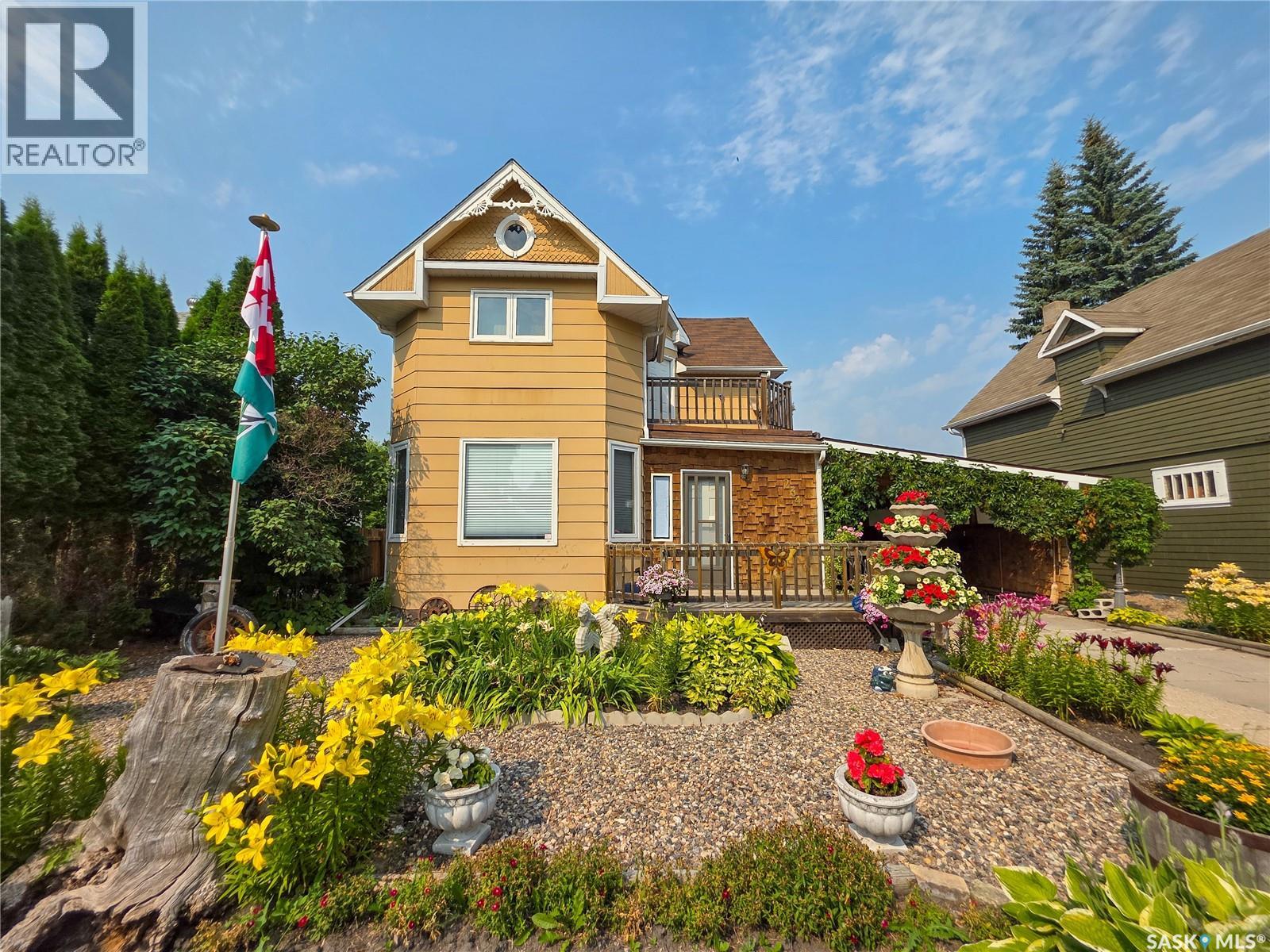 234 5th AVENUE W