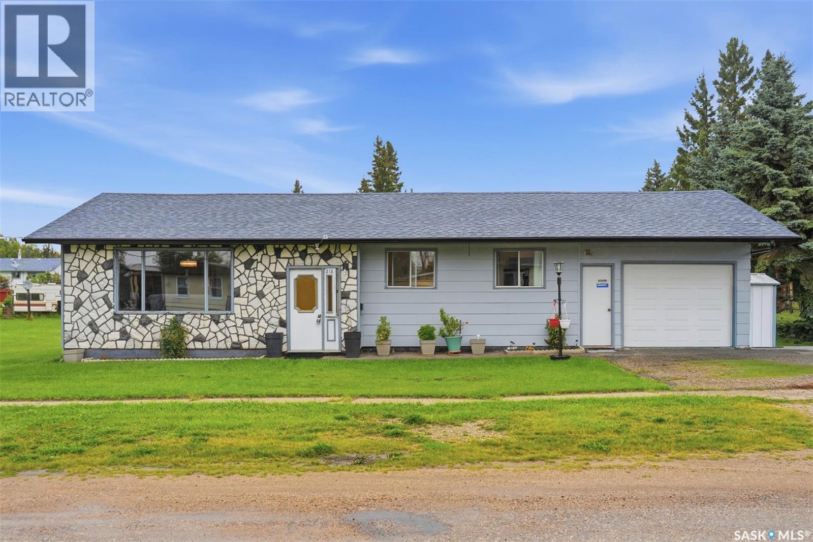 218 Princess AVENUE W
