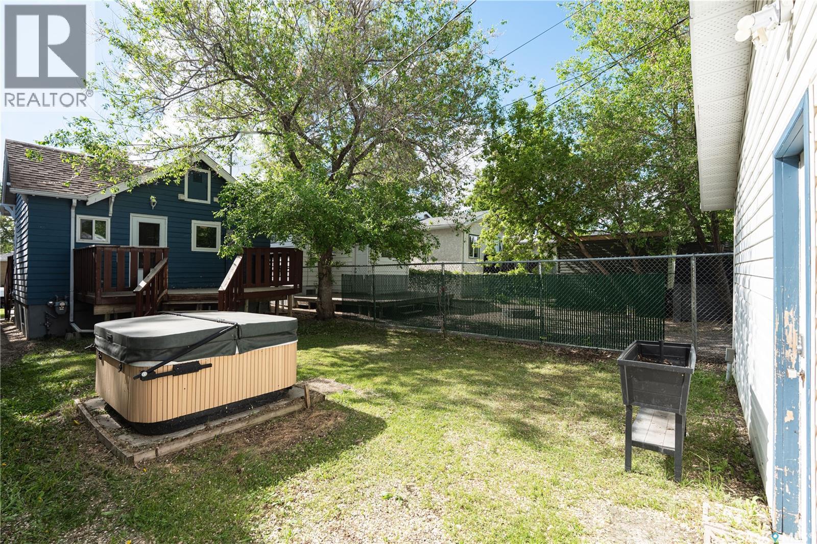 2351 Reynolds STREET photo 4