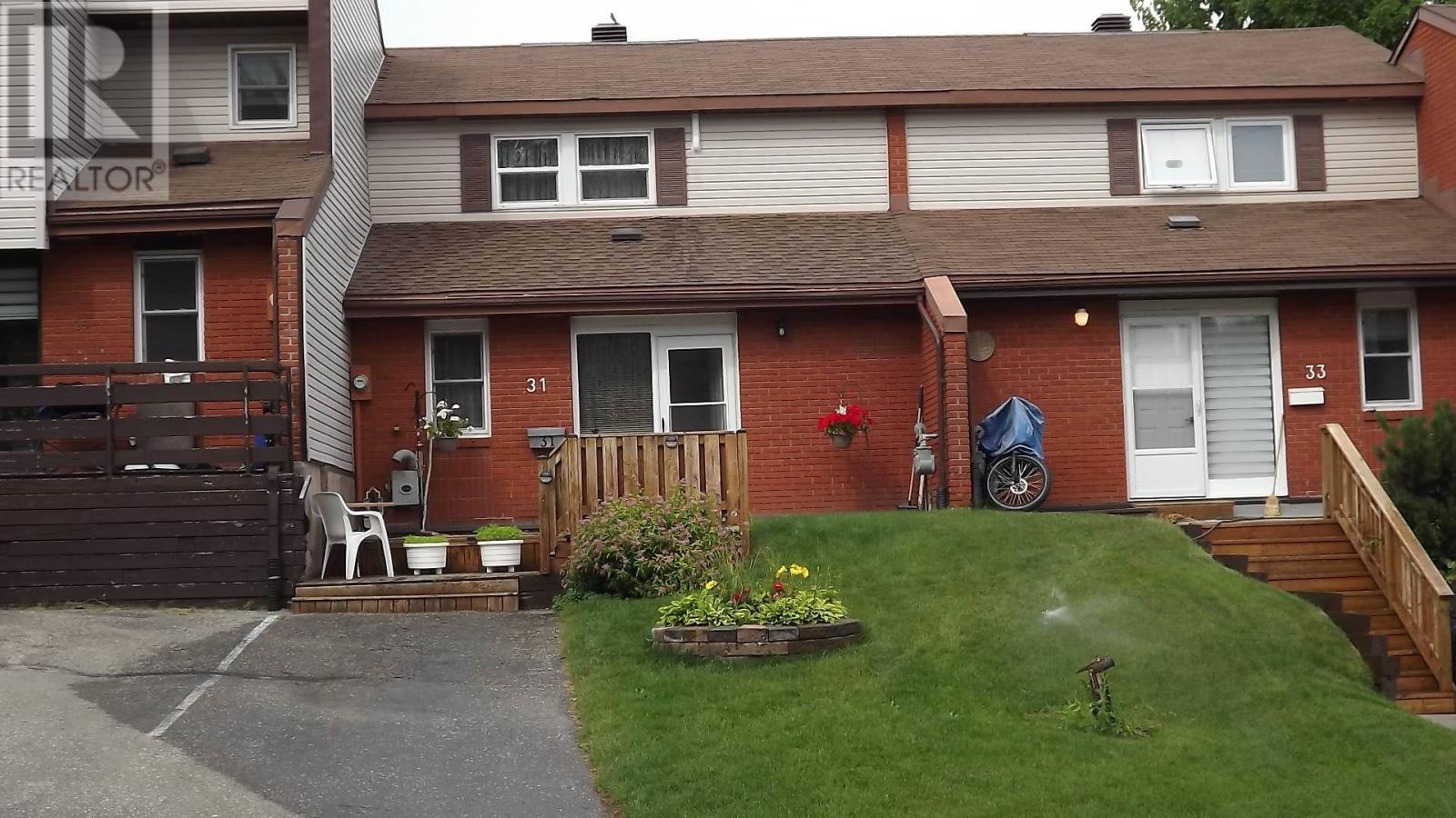 31 Mississauga AVE