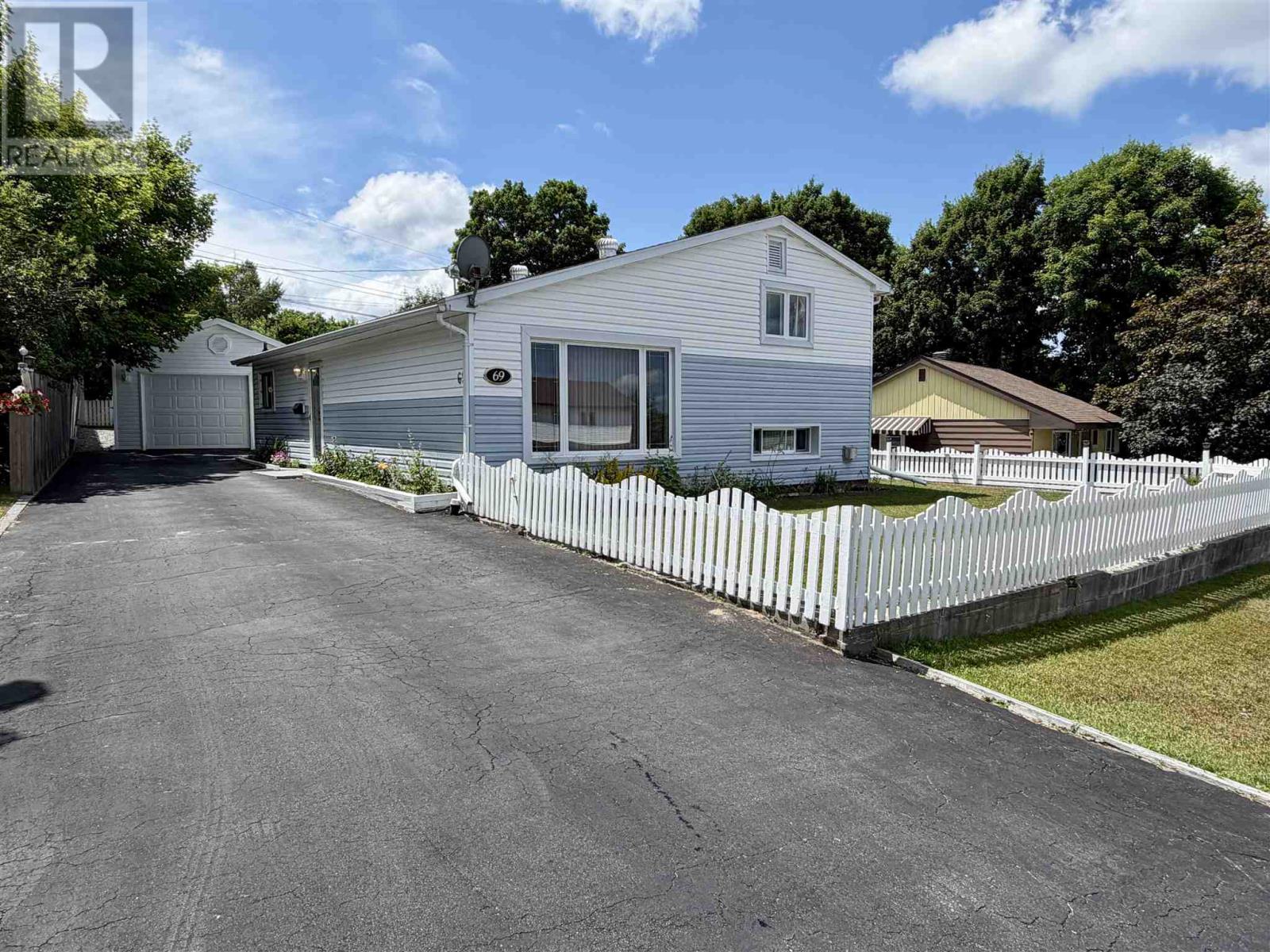 69 Hutchison AVE