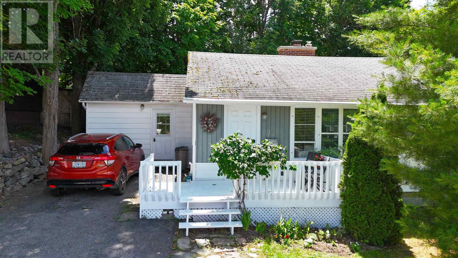 73 Hutchison AVE