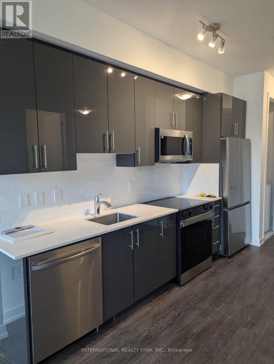 556 MARLEE Unit 102 photo 4