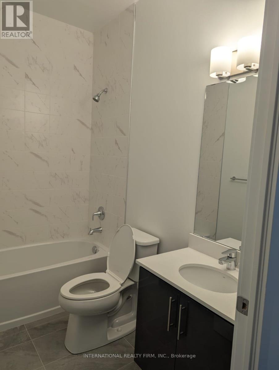 556 MARLEE Unit 102 photo 5