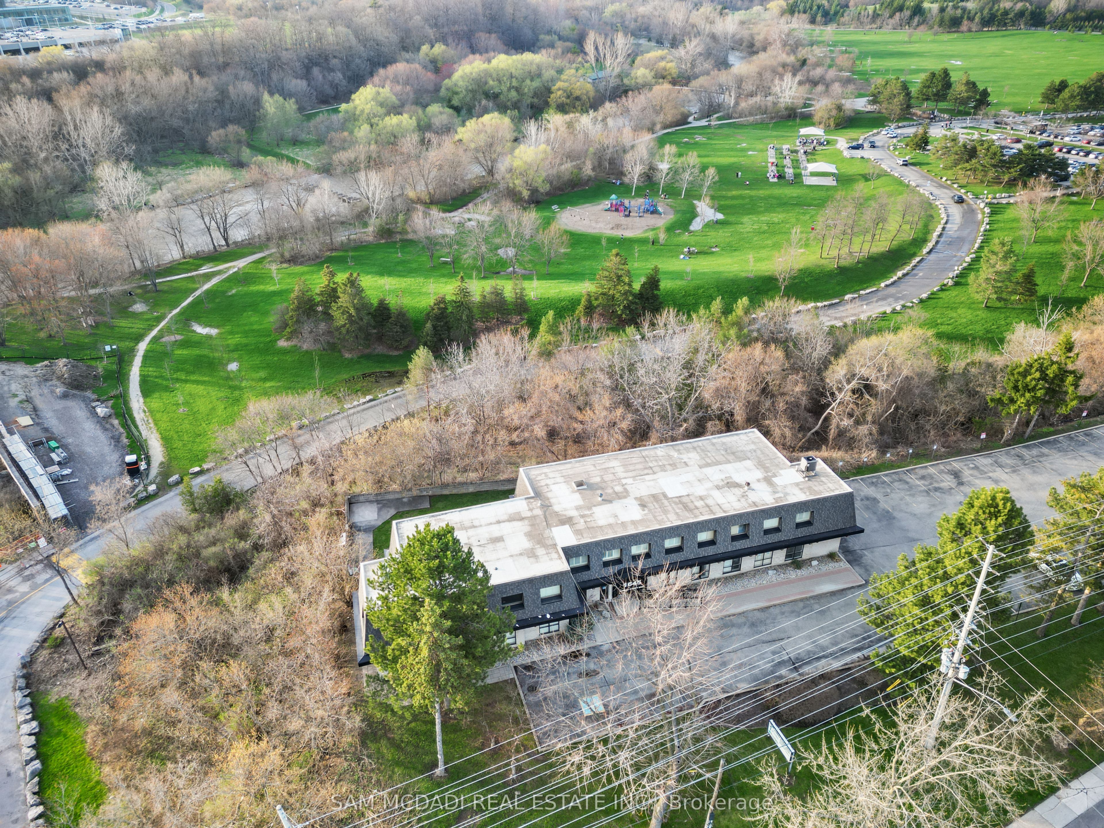 1645 Dundas Street W, Mississauga, ON L5C 1E3, Mississauga