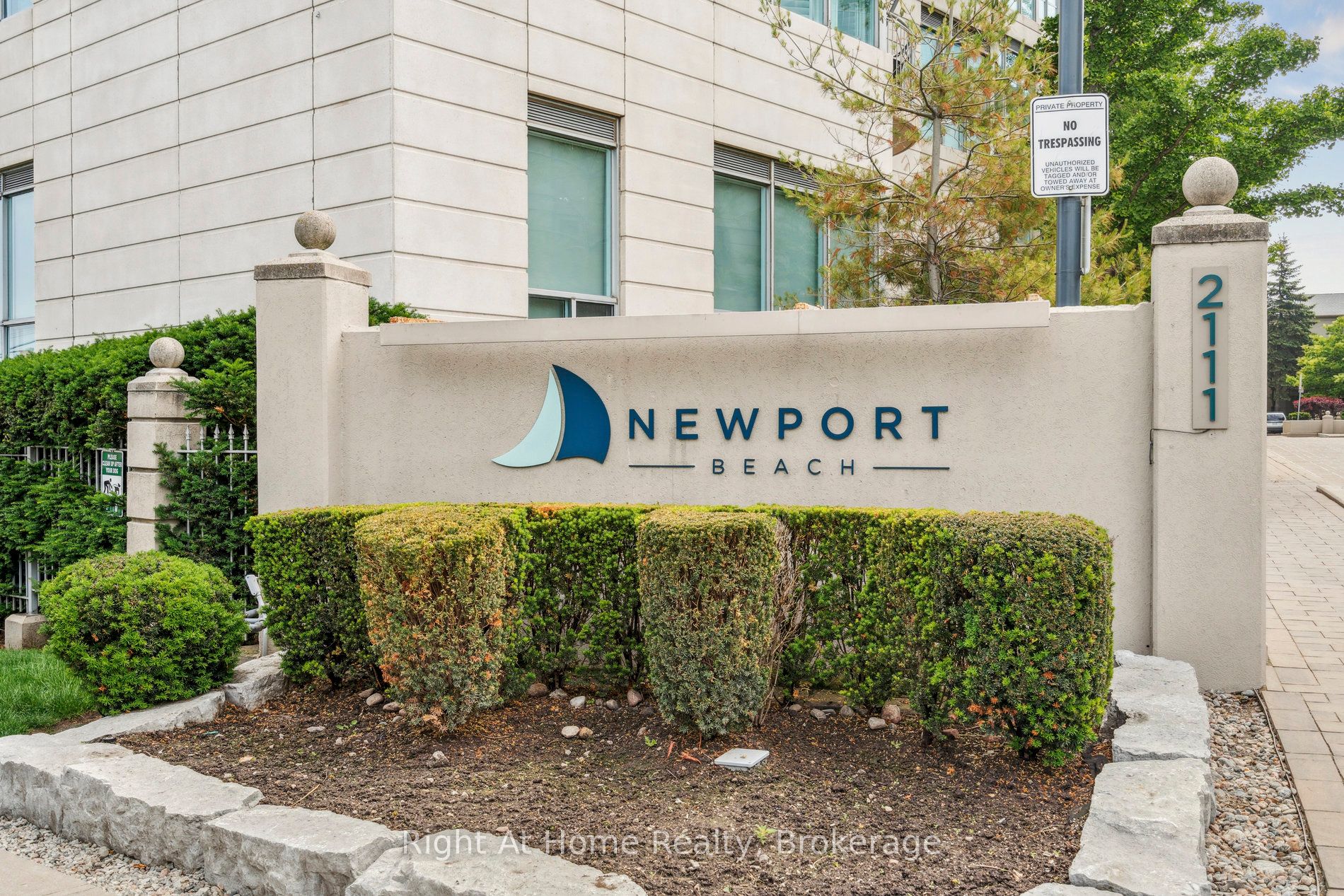 2111 Lake Shore Unit 605