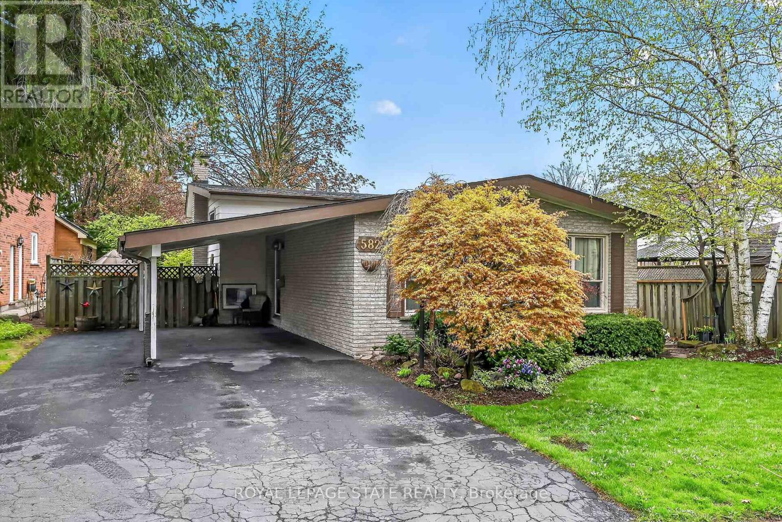 582 Woodview