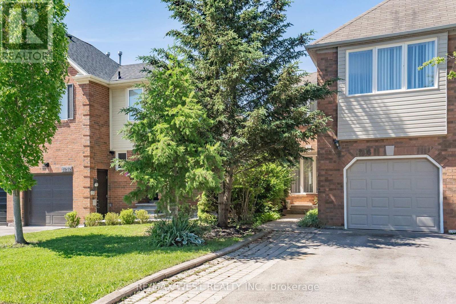 1216 Leewood