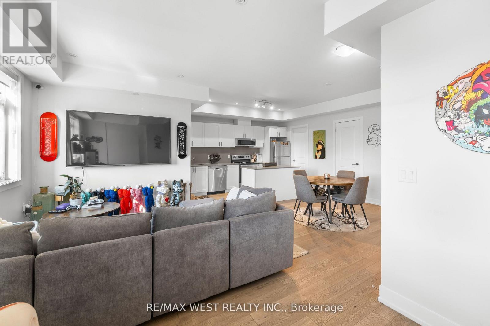 1062 Douglas McCurdy Unit 225