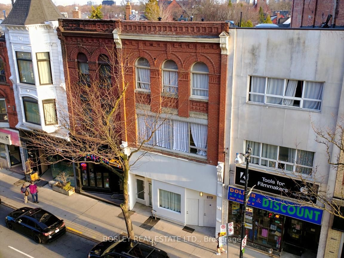 2963 Dundas