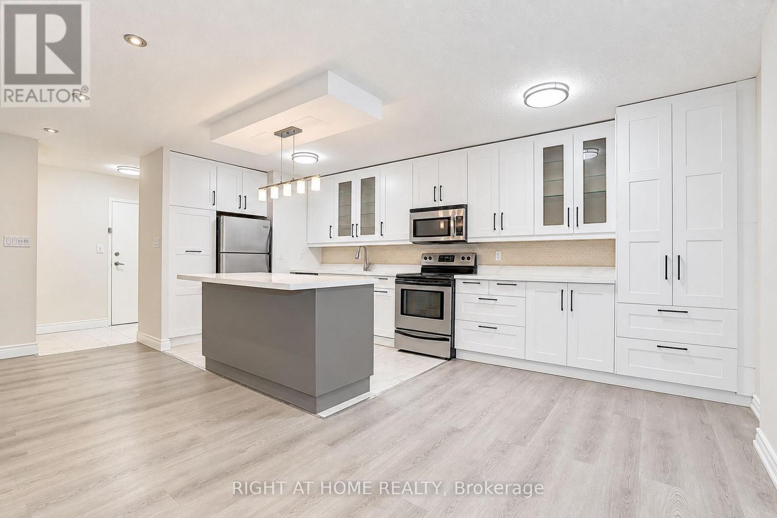 3025 The Credit Woodlands Unit 109