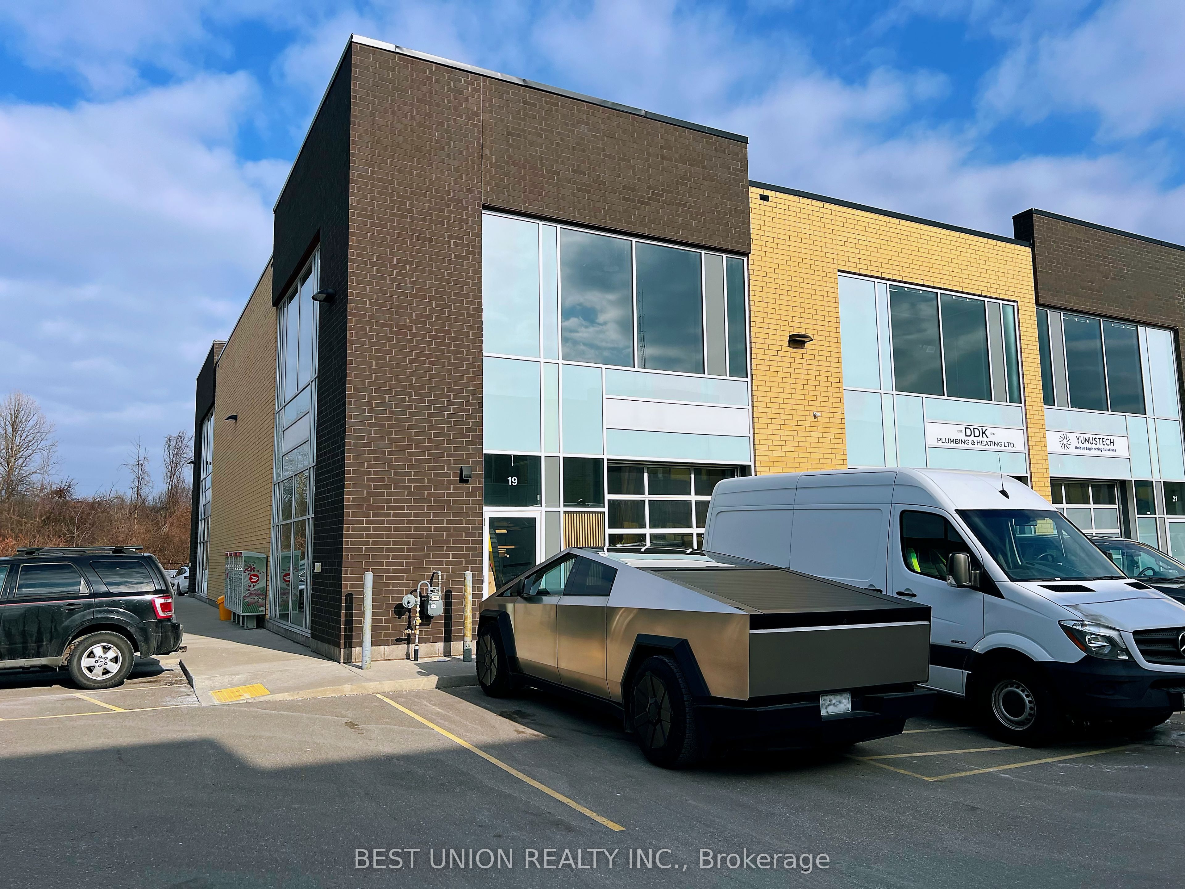 1158 King Unit 19