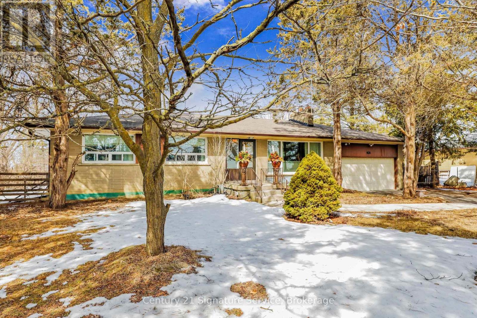 8026 Mayfield