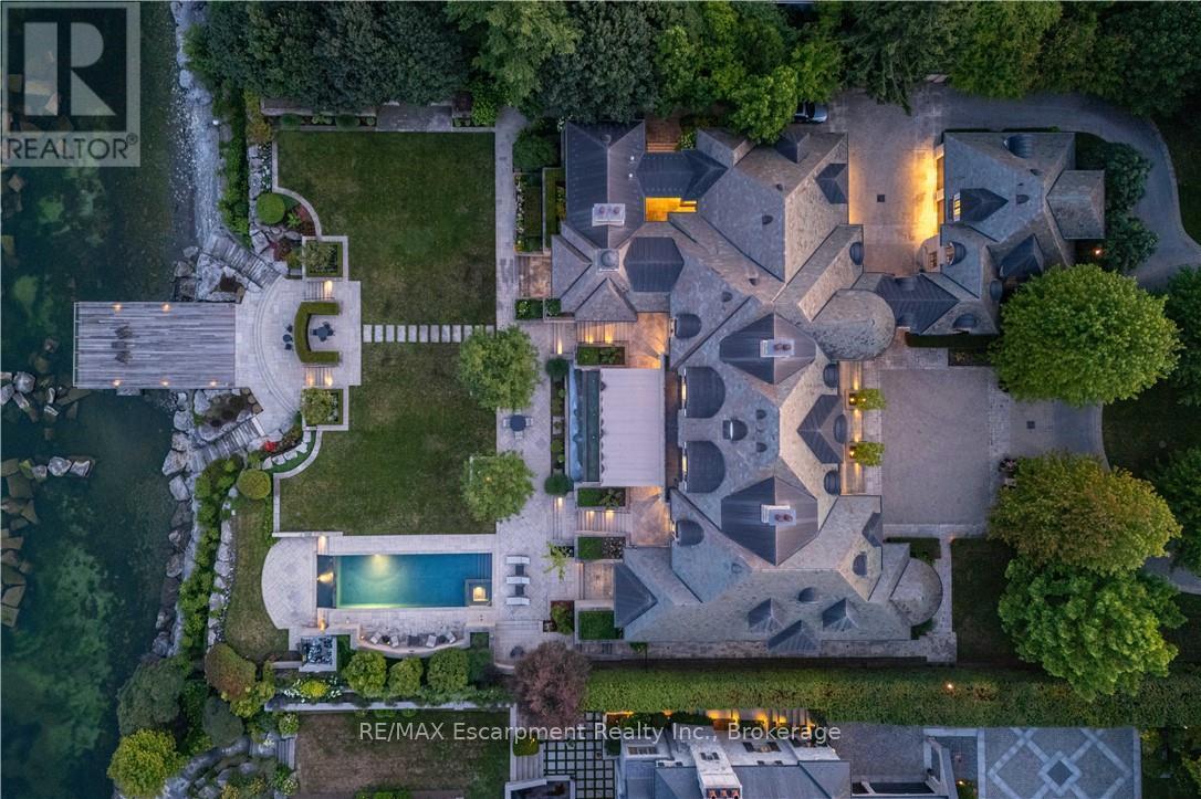 2054 Lakeshore