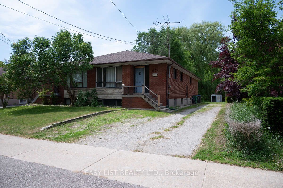 1574 Northmount