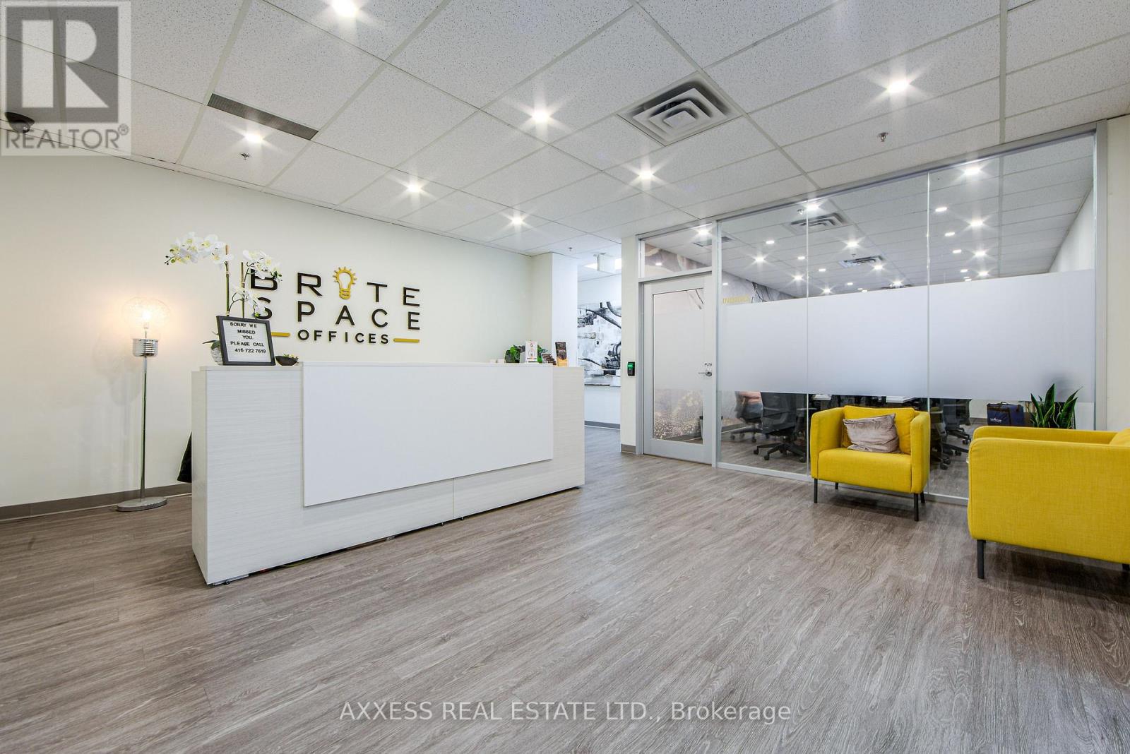 30 Eglinton Unit 400