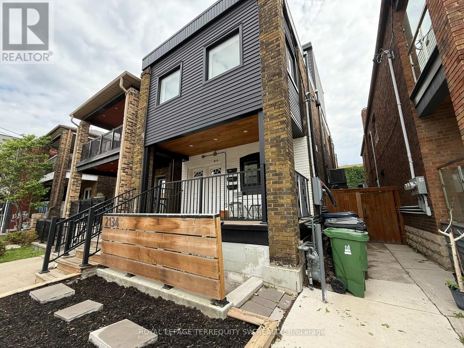 2134 Dundas Unit 1 Lower