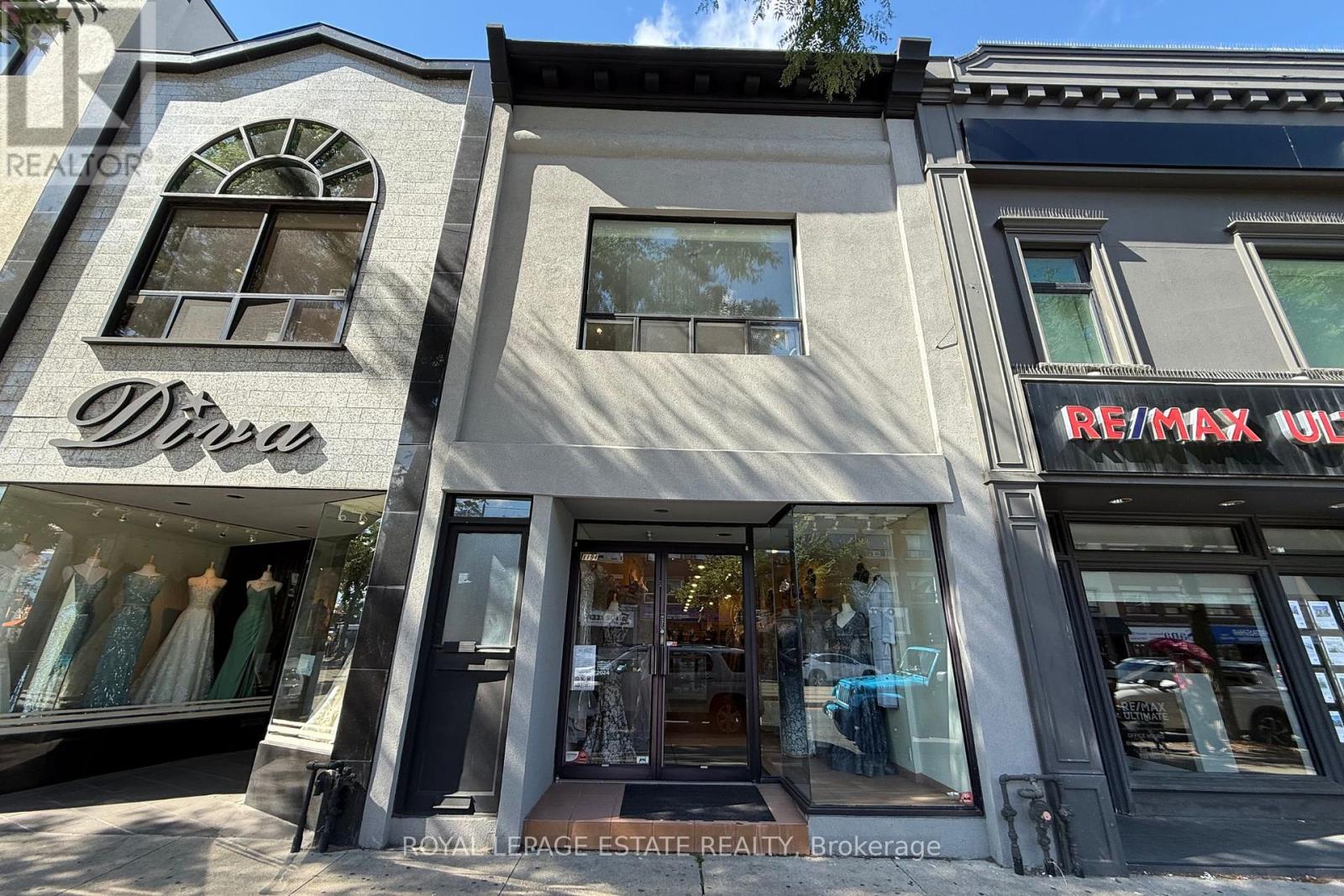 1194 St Clair