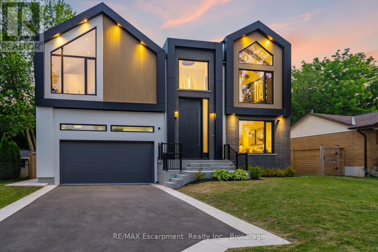 298 Strathcona