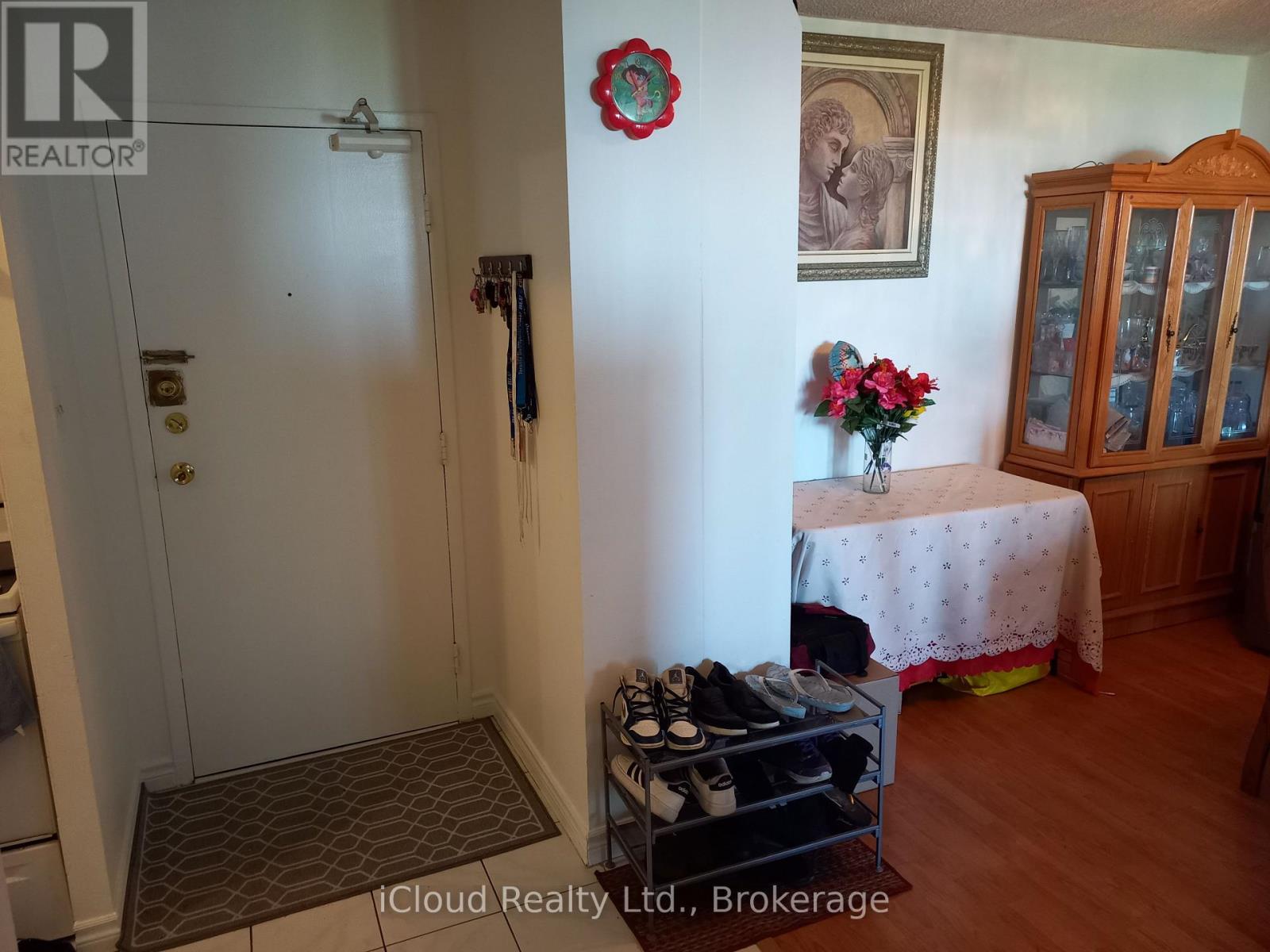 390 Dixon Unit 806