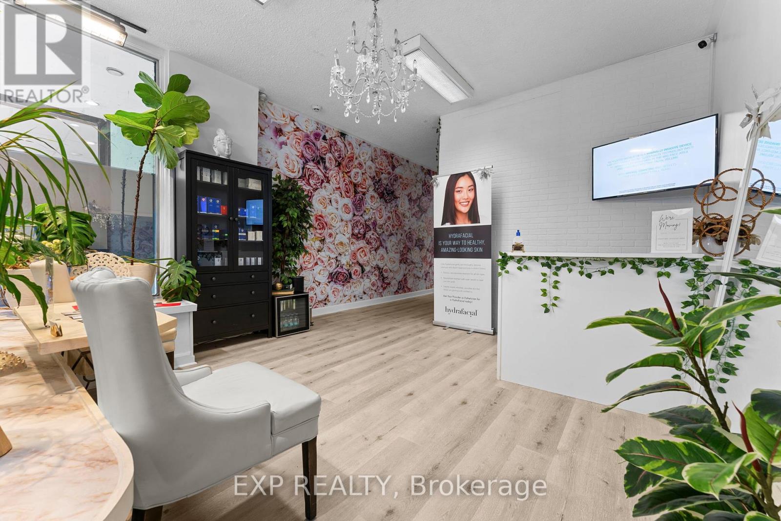 213 Lakeshore Unit Main