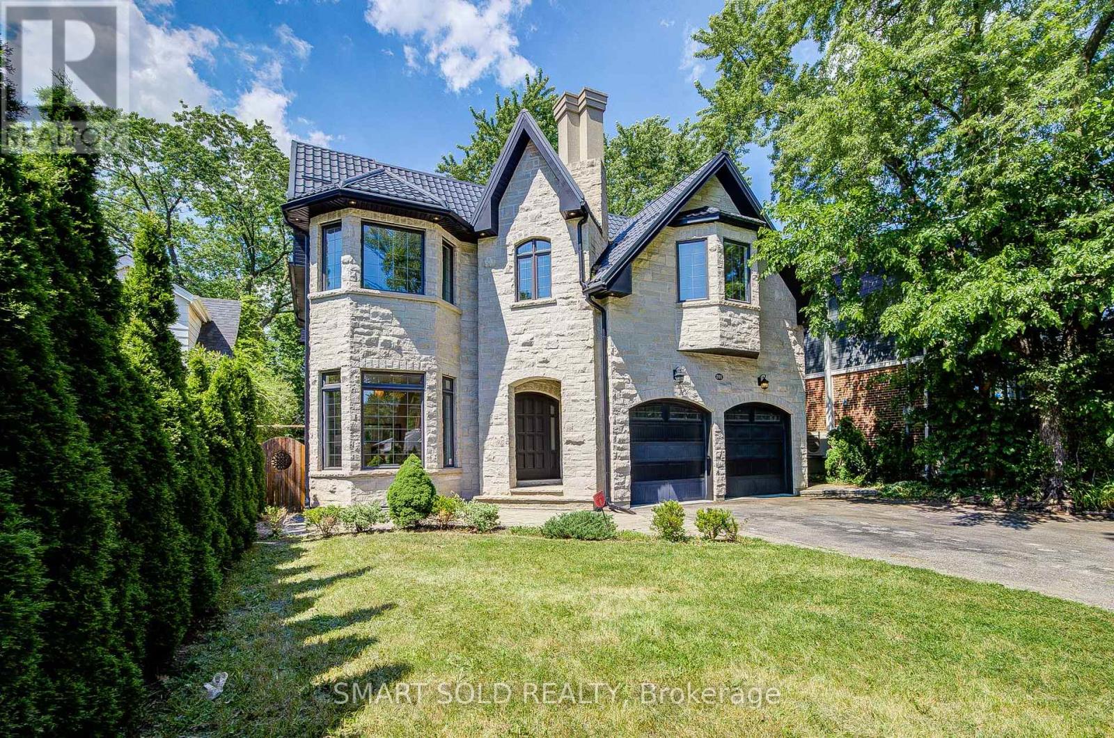 201 Burnhamthorpe
