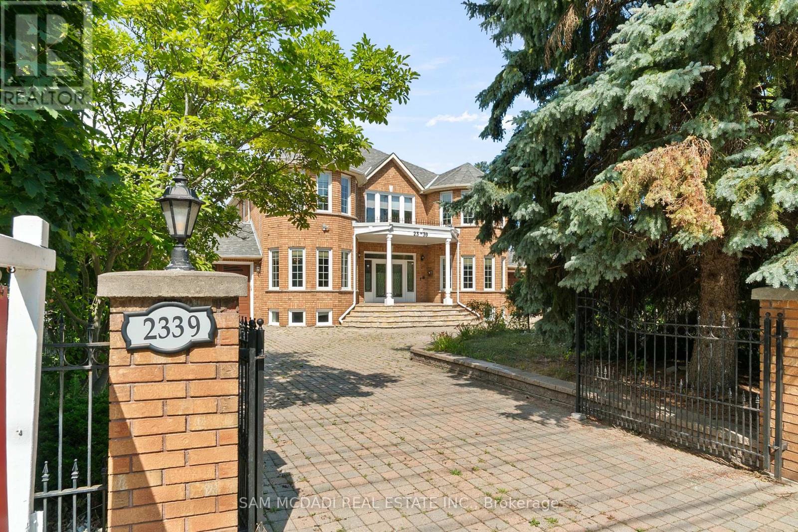 2339 Glengarry