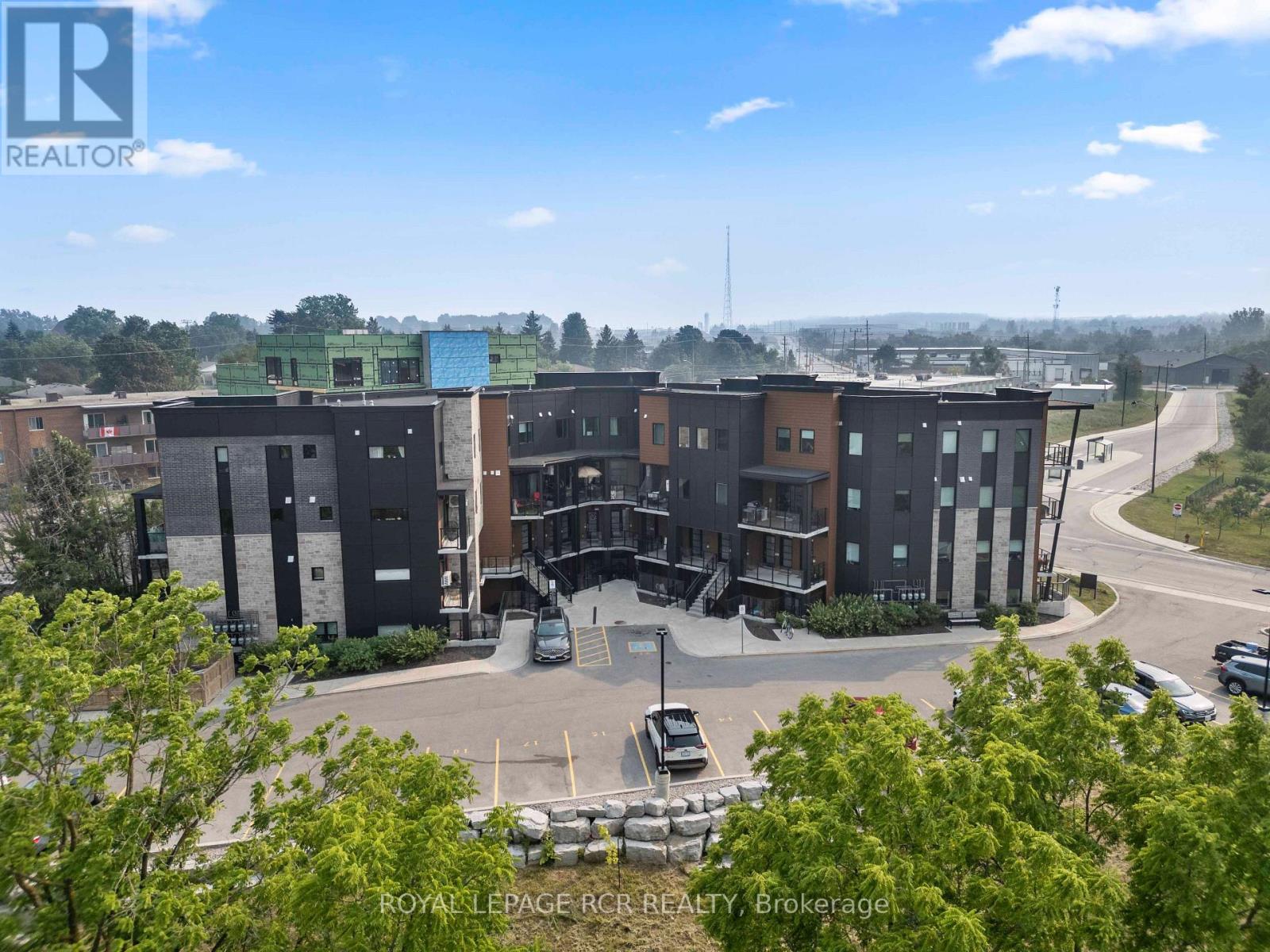 17 Centre Unit 102