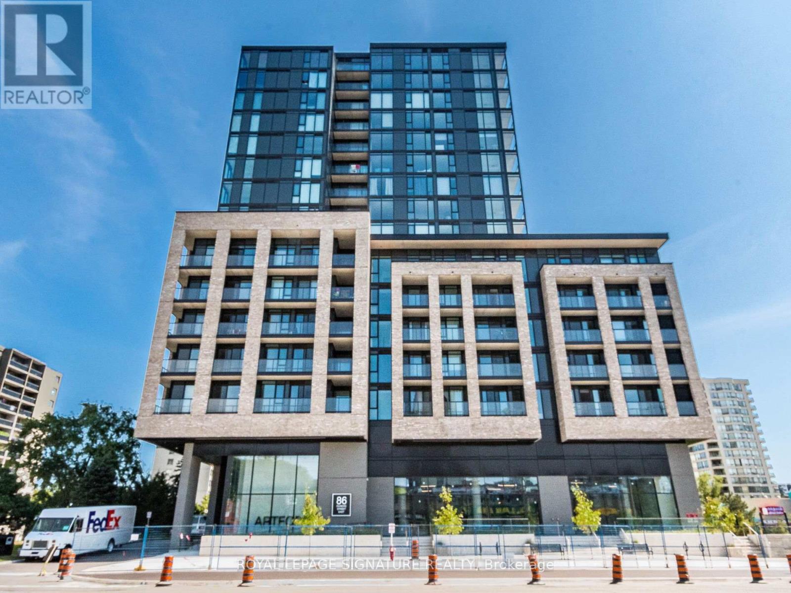 86 Dundas Unit 622