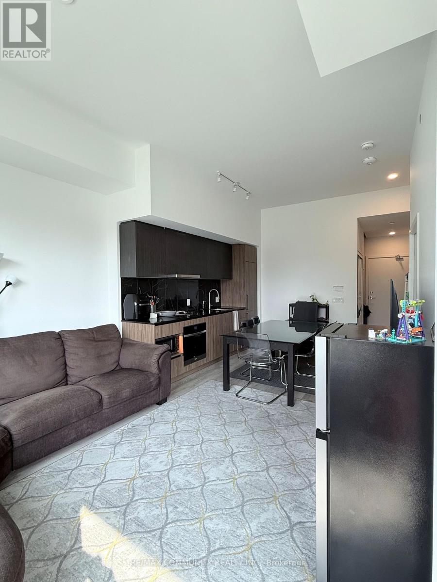 1100 Sheppard Unit 122