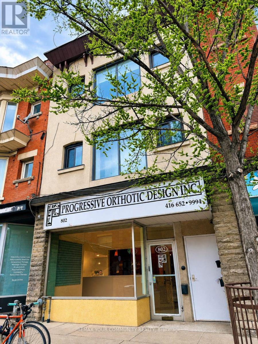 802 Bloor
