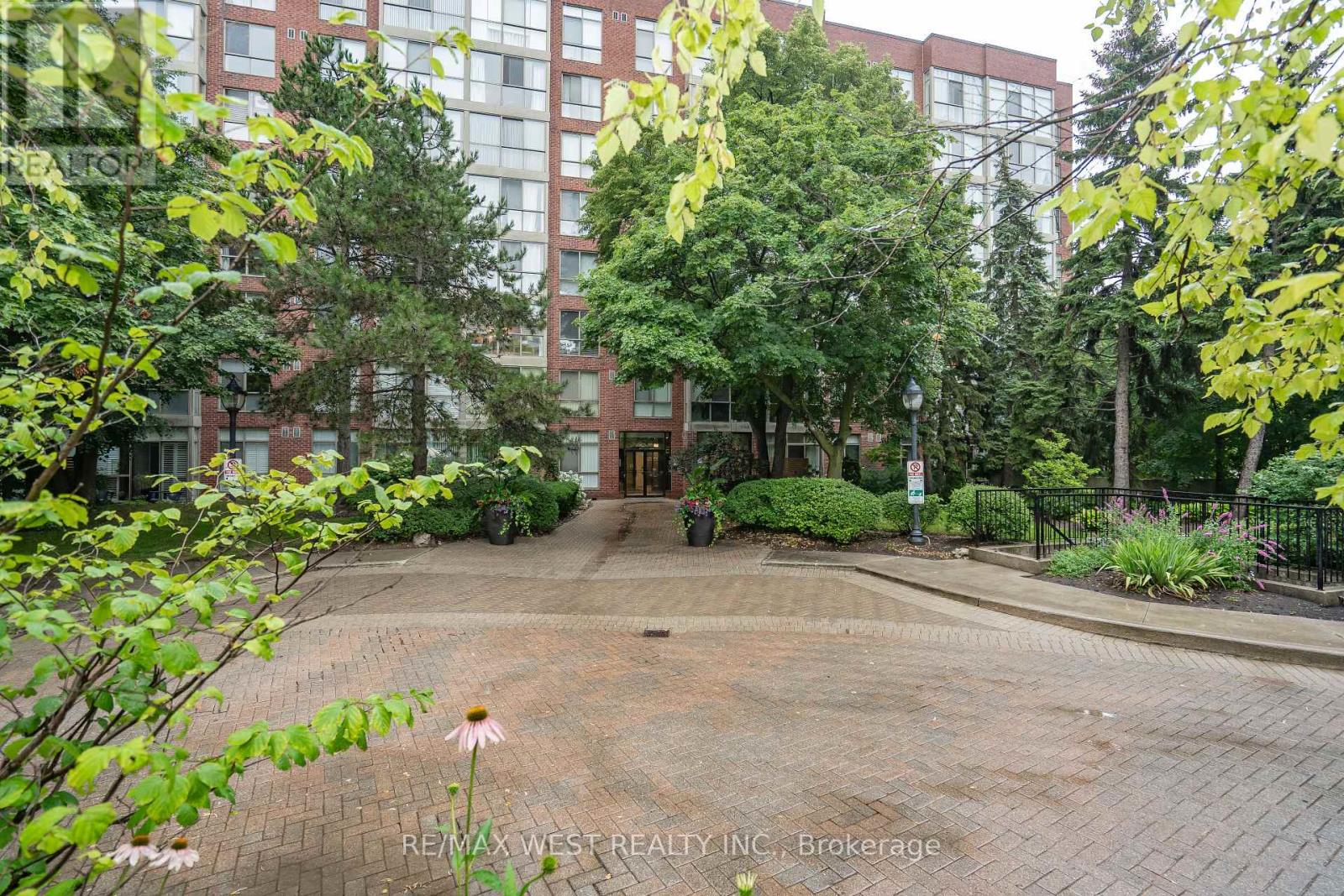 24 Southport Unit 749