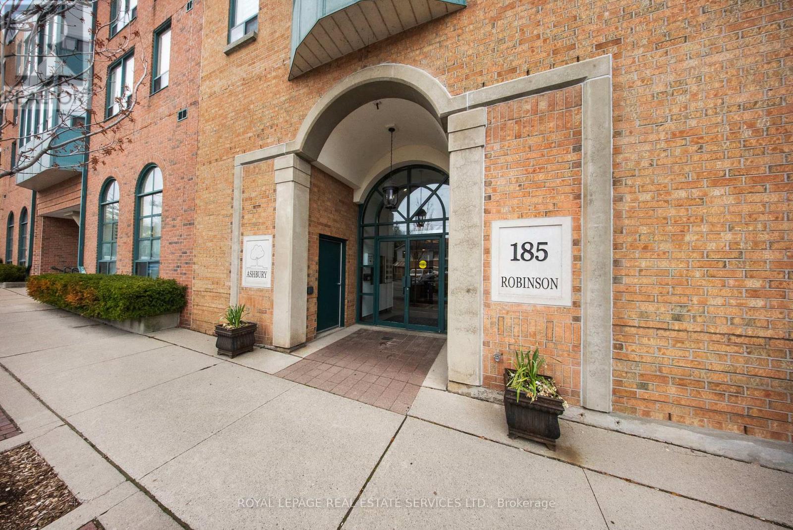 185 Robinson Unit 202