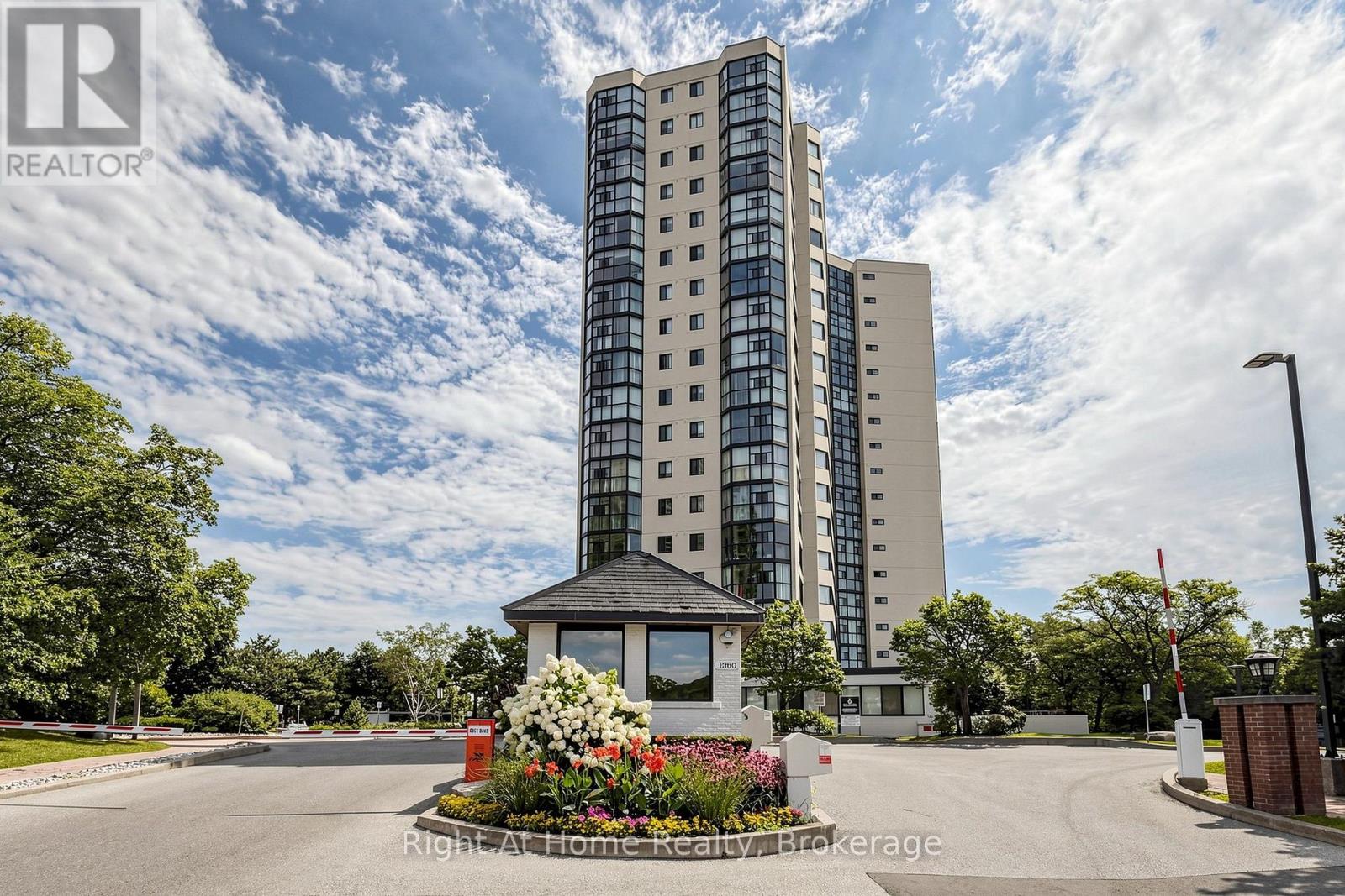 1360 Rathburn Unit 1509