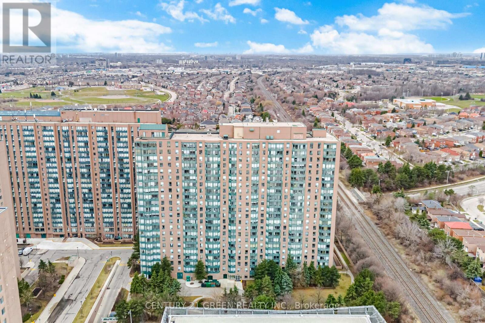 135 Hillcrest Unit 203