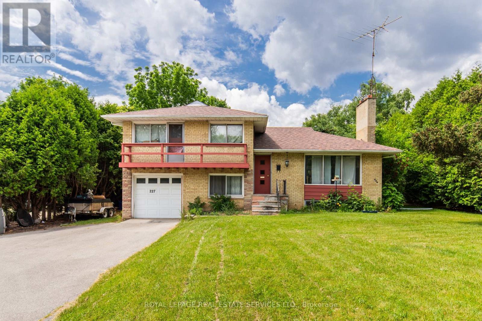 227 Lakeshore Unit Unit #2