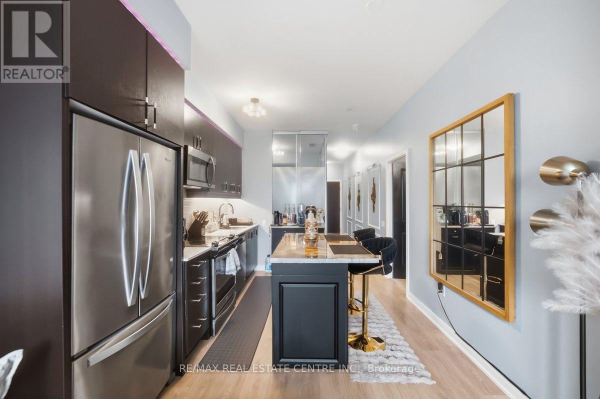 8 Nahani Way 304