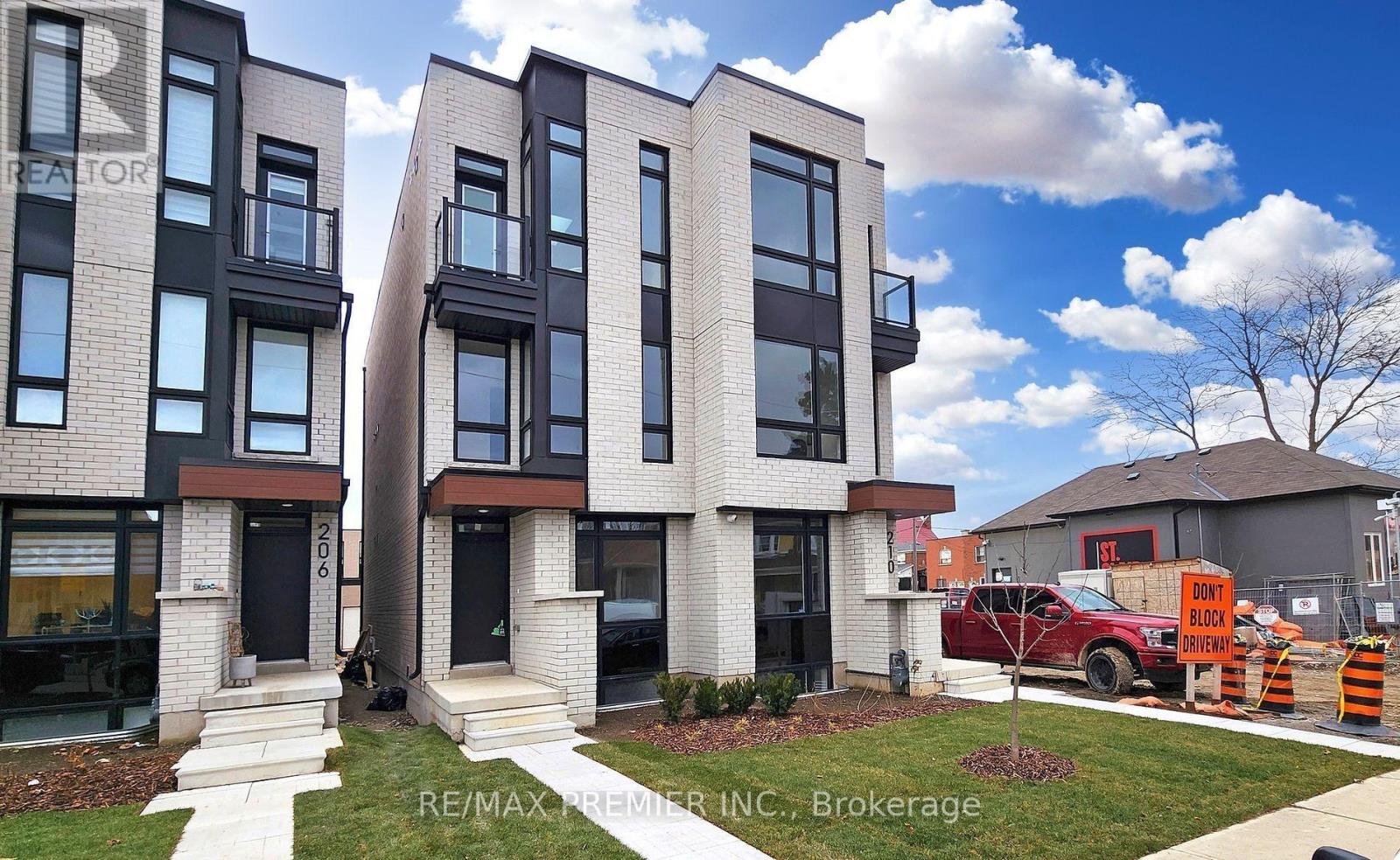 208 McRoberts Unit Lower