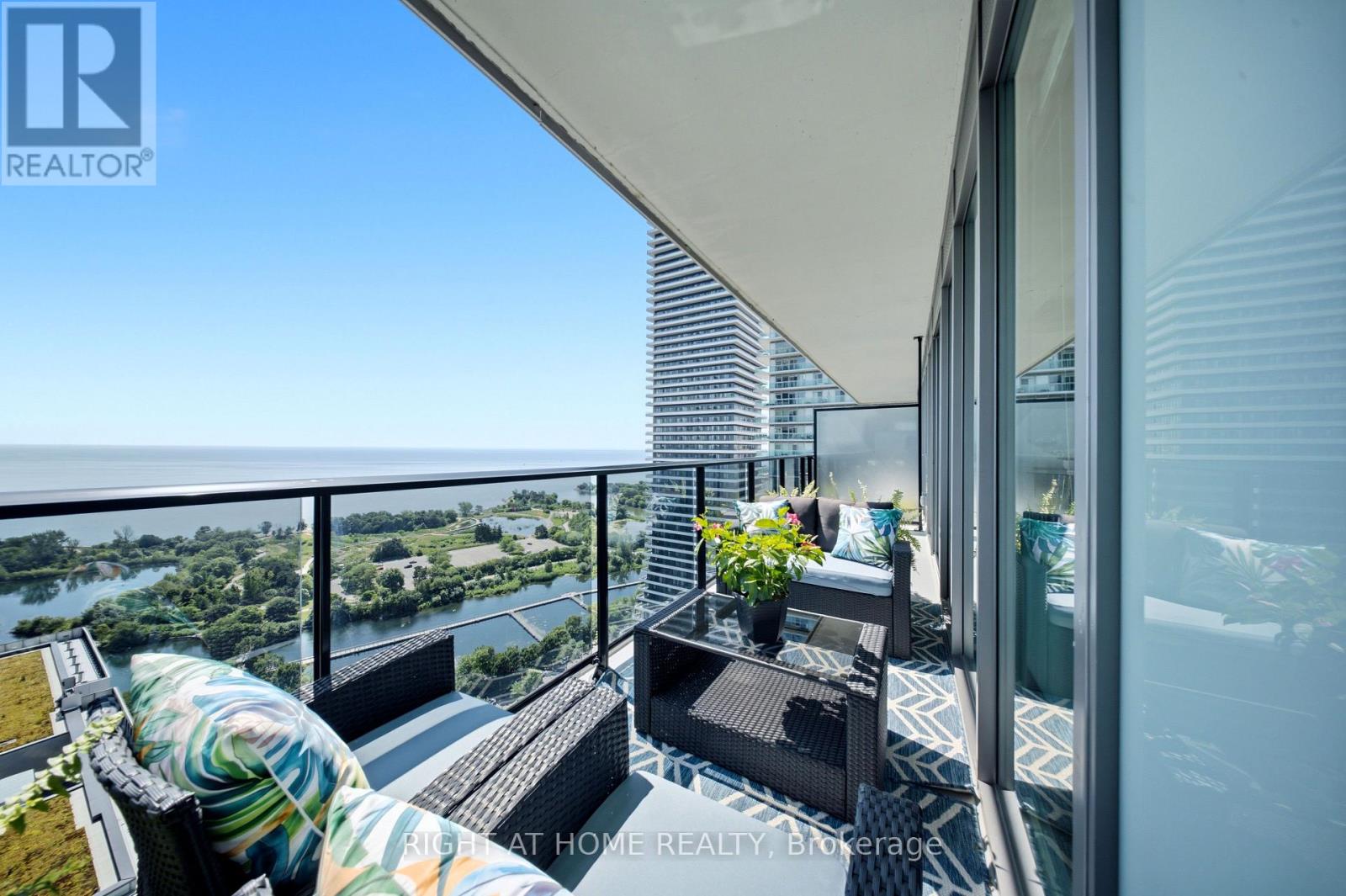 70 Annie Craig Unit 2605