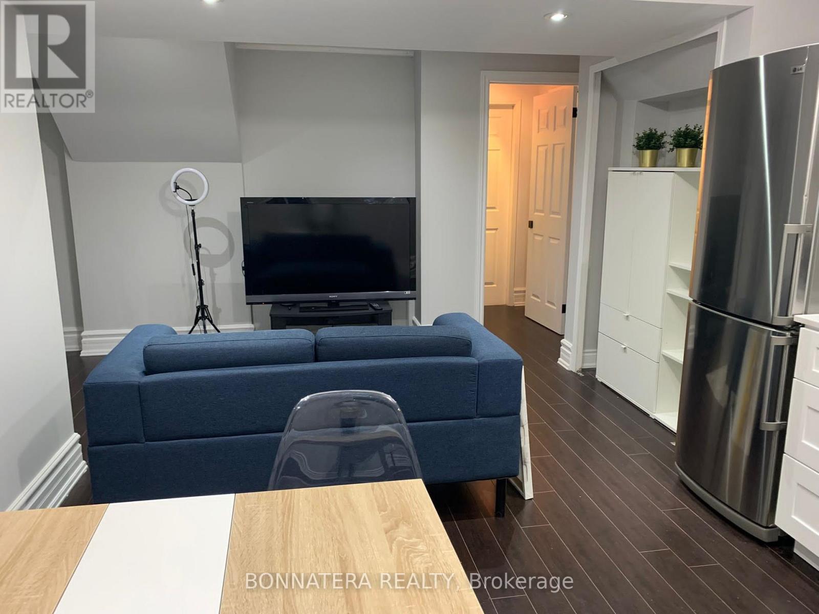284 Hickory Unit Bsmt