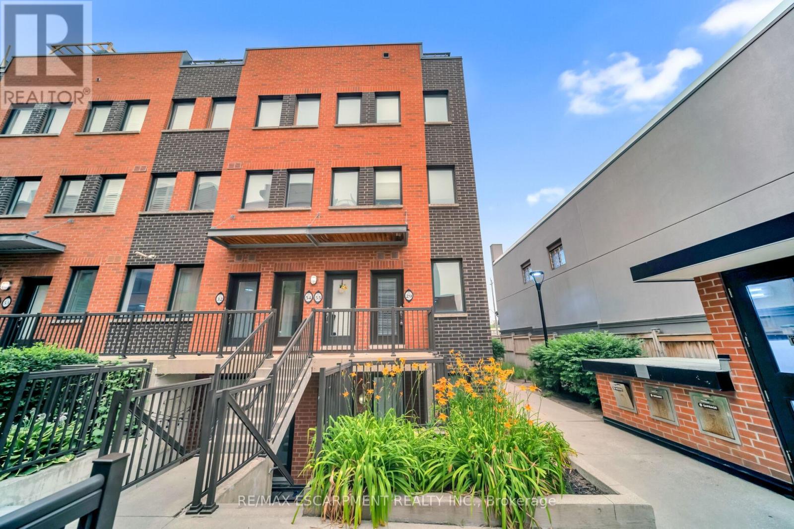 869 Wilson Unit 29