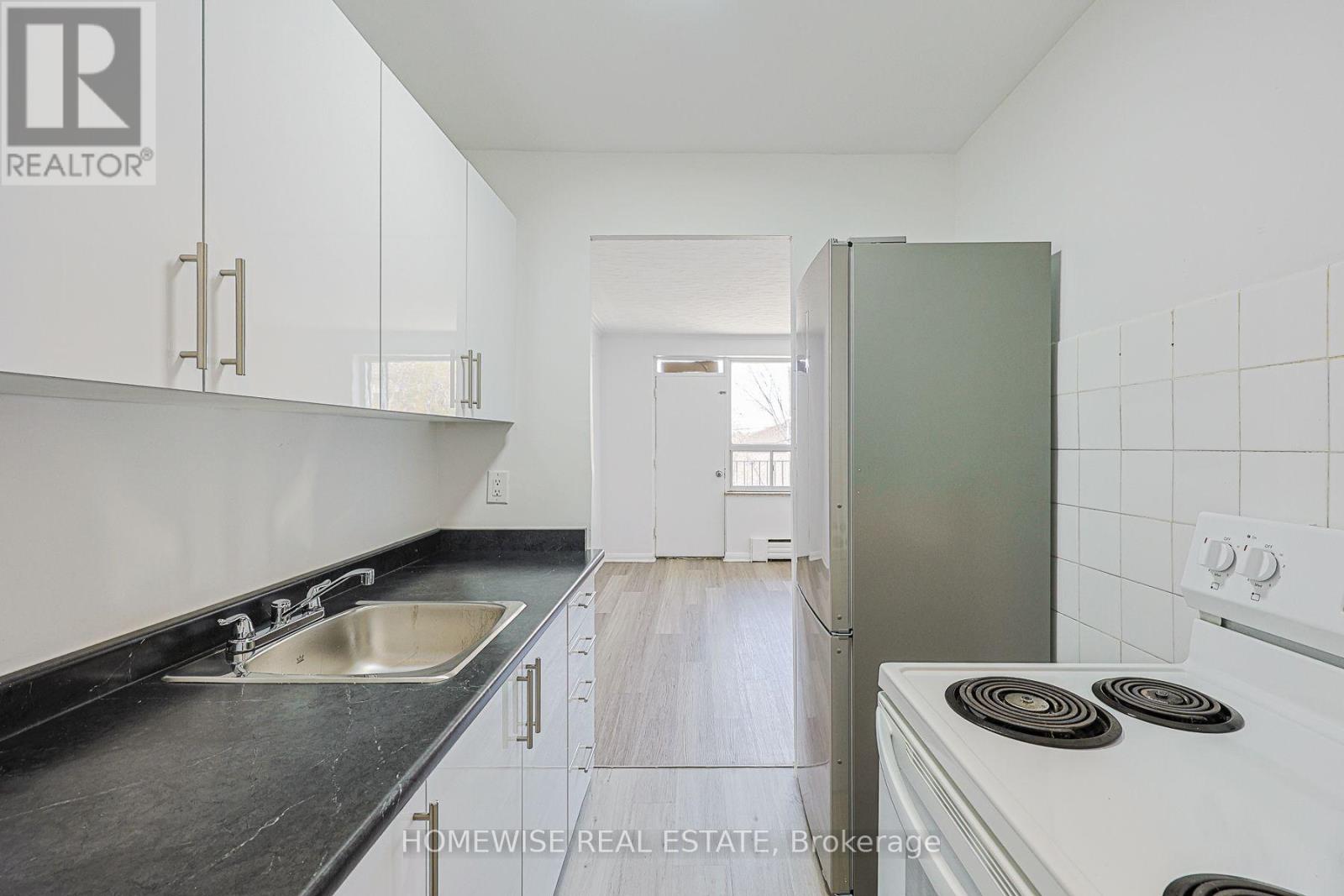 2204 Dufferin Unit 202