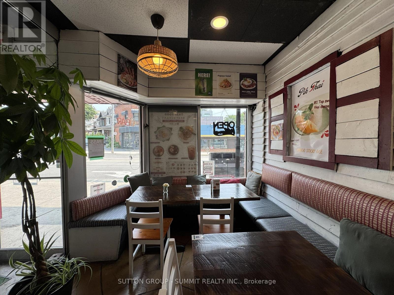 414 Roncesvalles