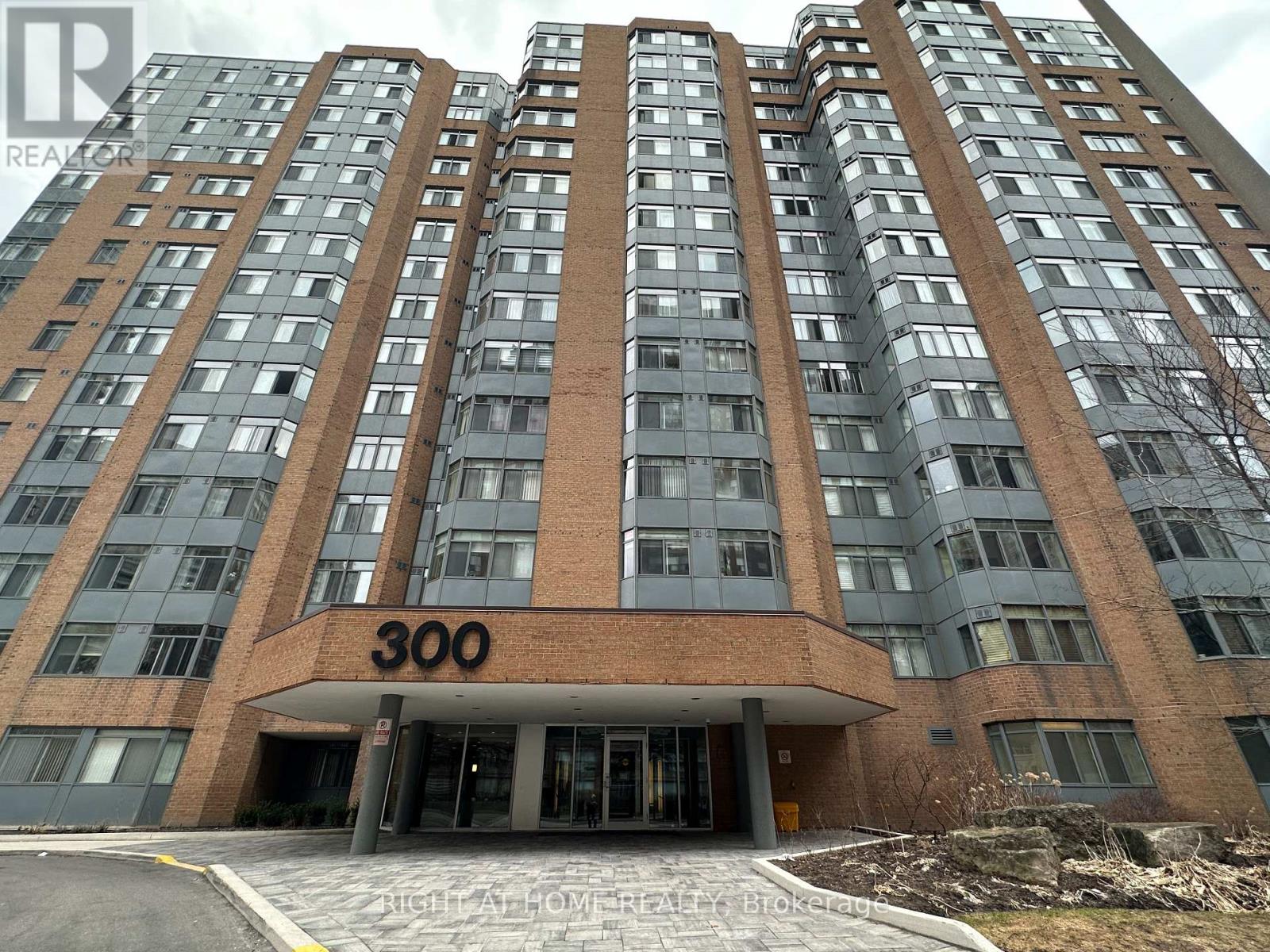 300 Webb Unit 1406
