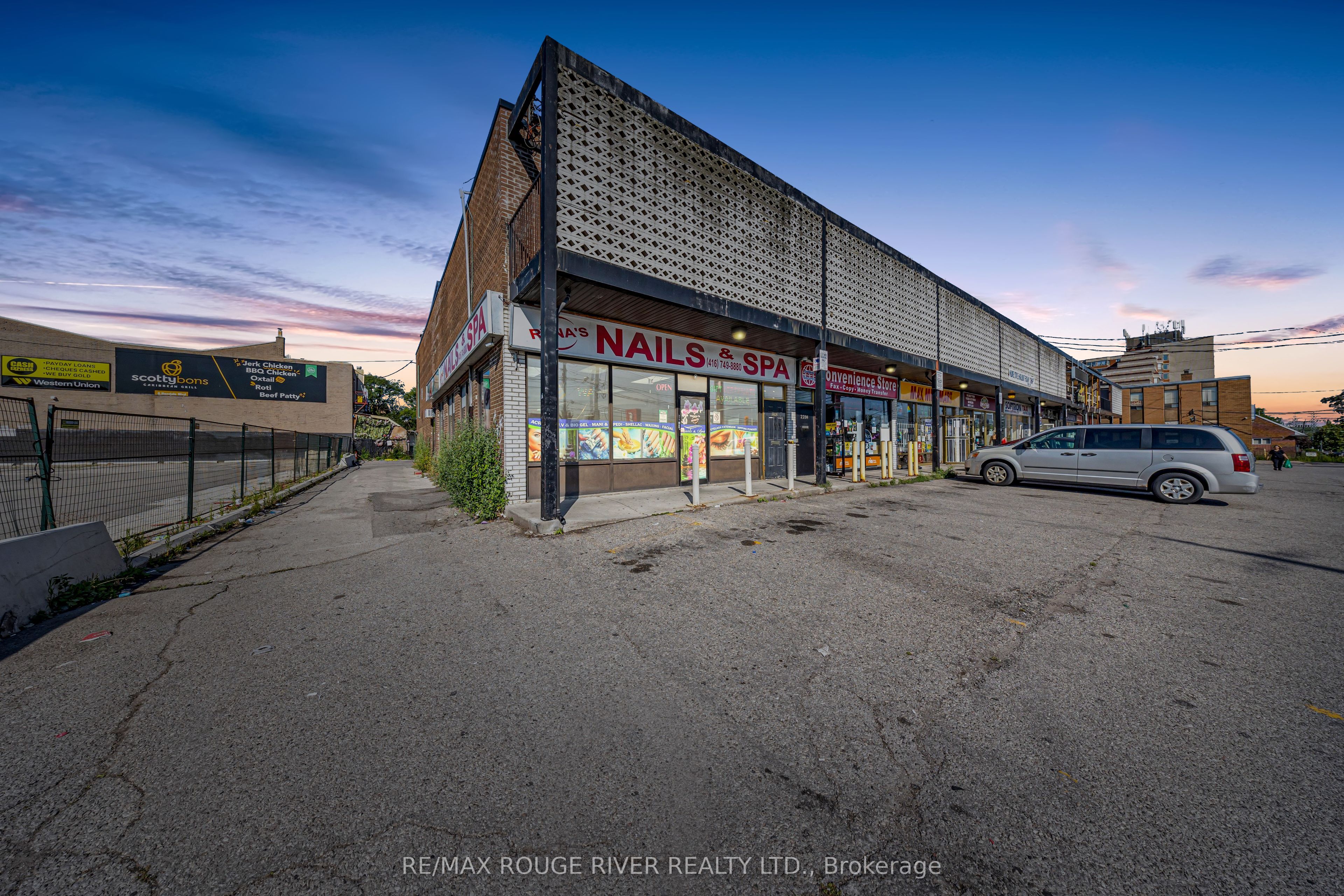2282 Islington
