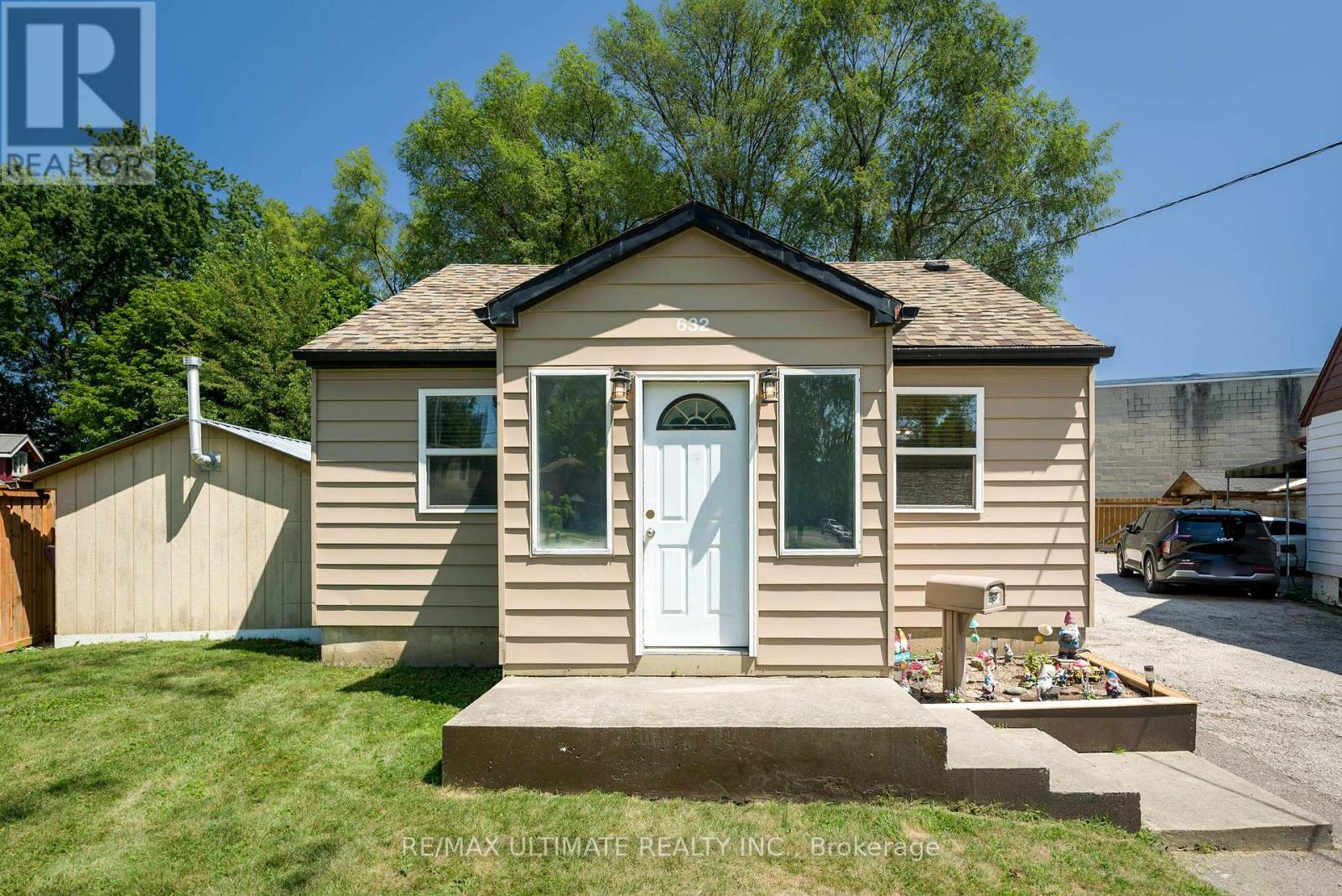 632 Trethewey