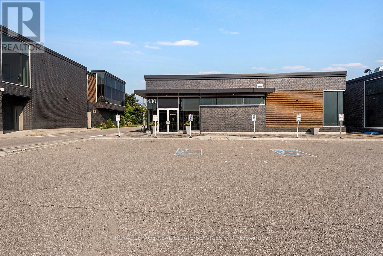 430 Iroquois Shore Road 1B, Oakville, ON L6H 0X7, Oakville