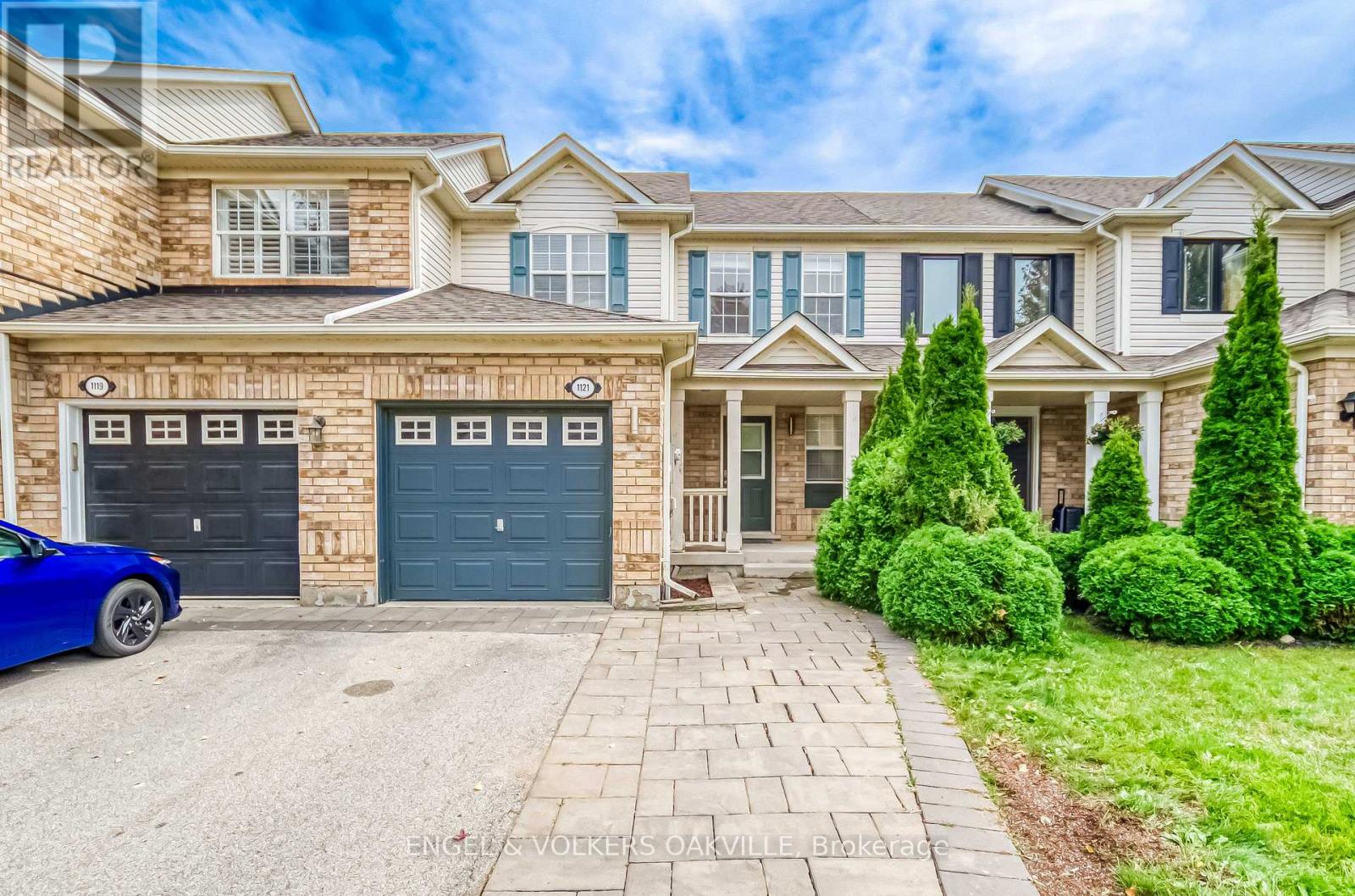 1121 Barclay