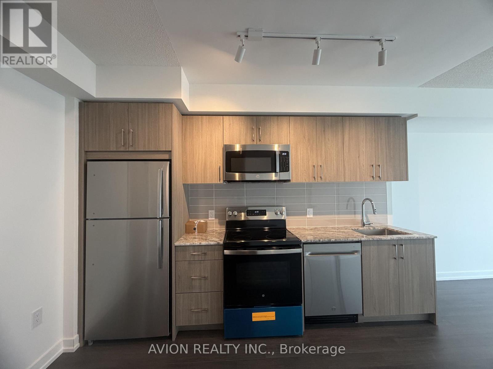 4010 Eglinton Unit 1316
