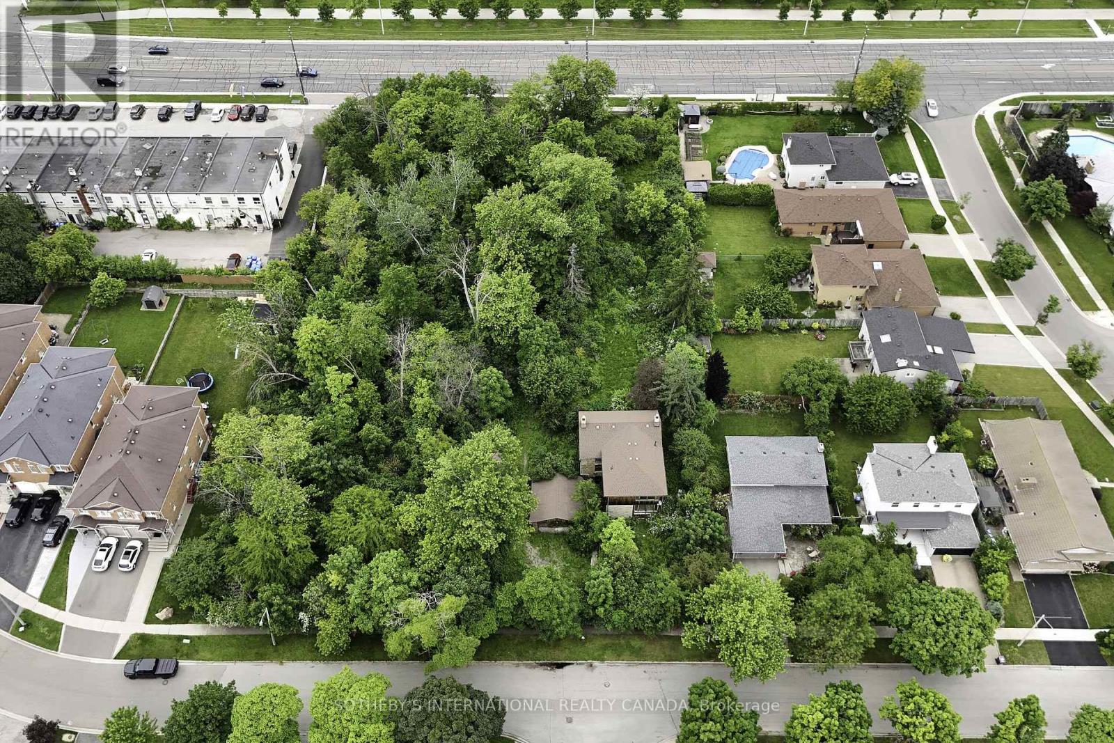 1050 BURNHAMTHORPE